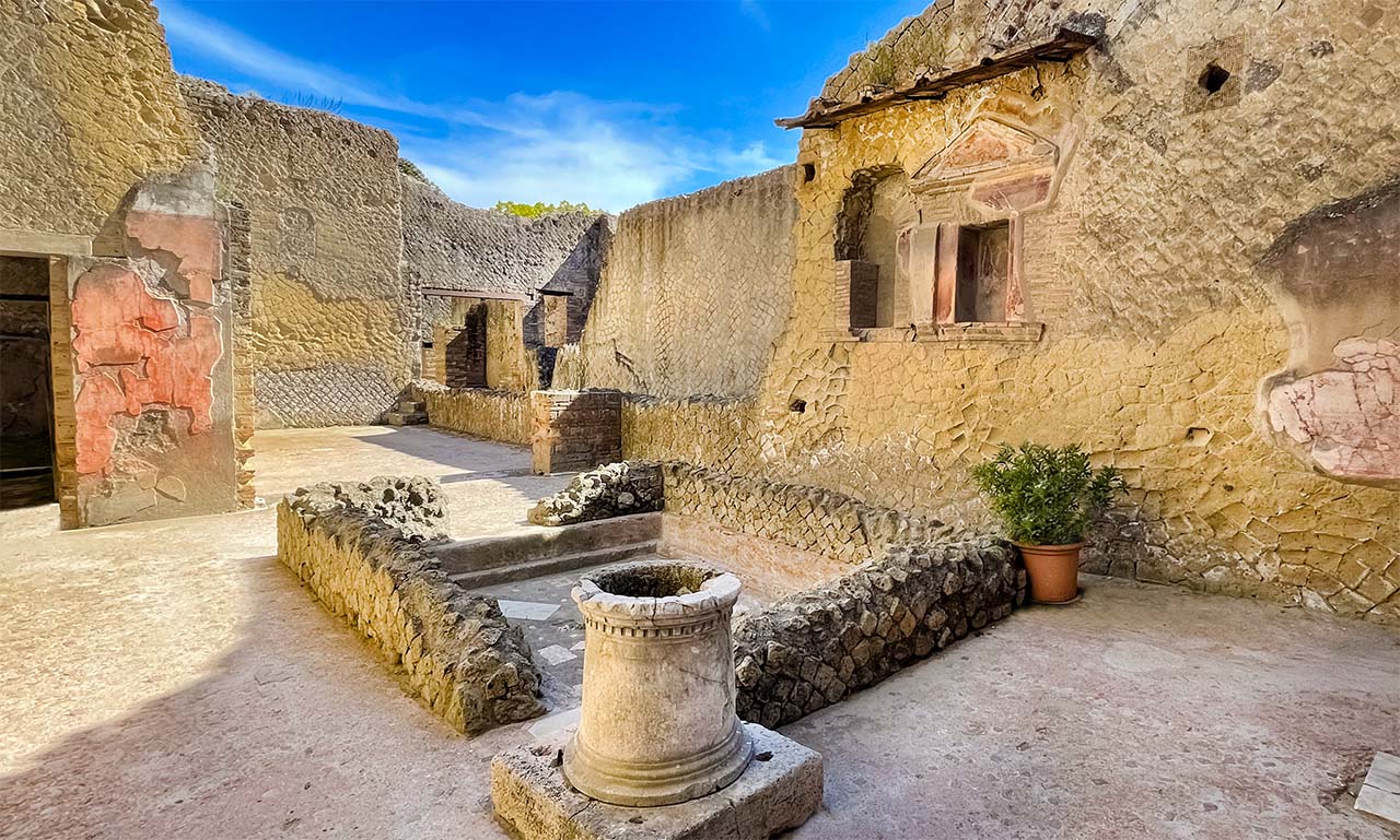 Is Herculaneum a Better Option Than Pompeii for a Day Tour from Rome